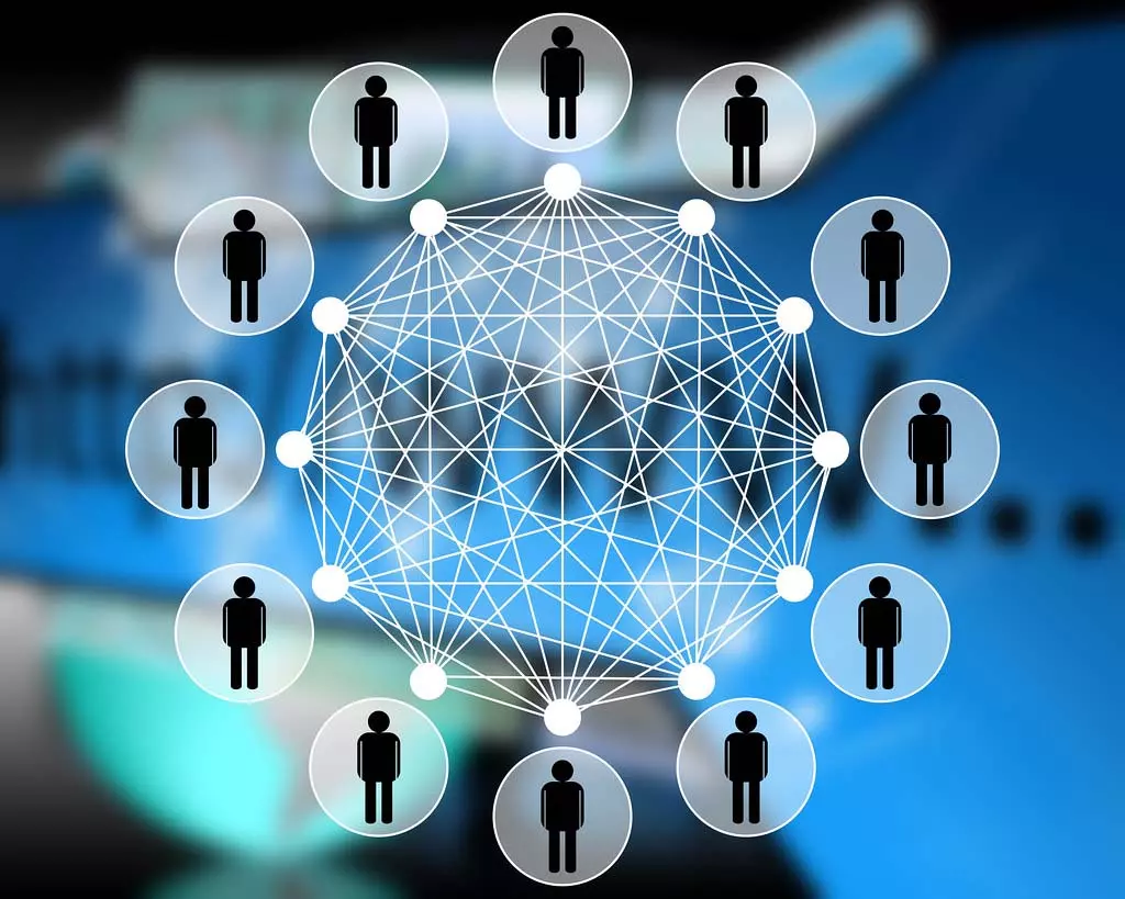 Descubre qué es y cómo funciona una red distribuida Redes Zone : Portal sobre telecomunicaciones y redes
